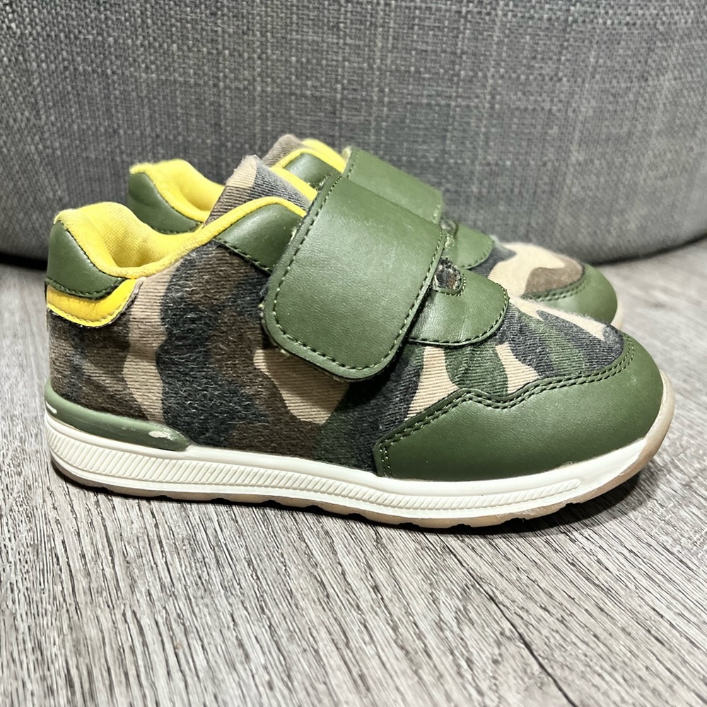Tucker + Tate Olive Camo Devon Sneaker Shoes Camouflage Kids Toddler 8